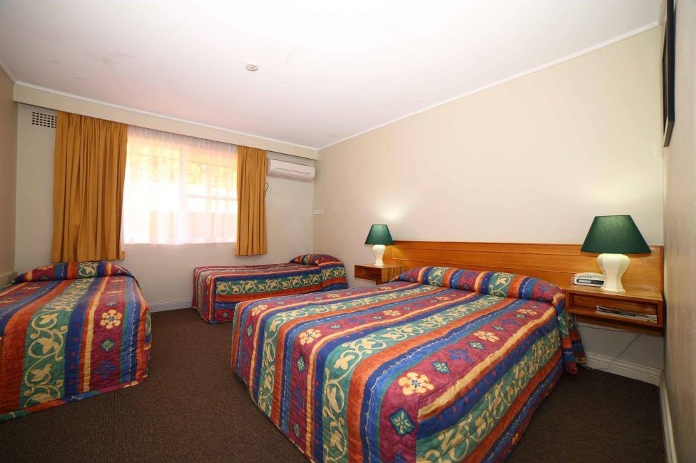 Malpeque Country Garden Motel Cottages Prince Edward Island Canada Bookings247: Country Gardens Motel