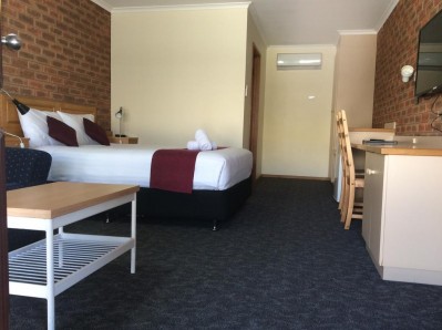 Comfort Queen With Sofa