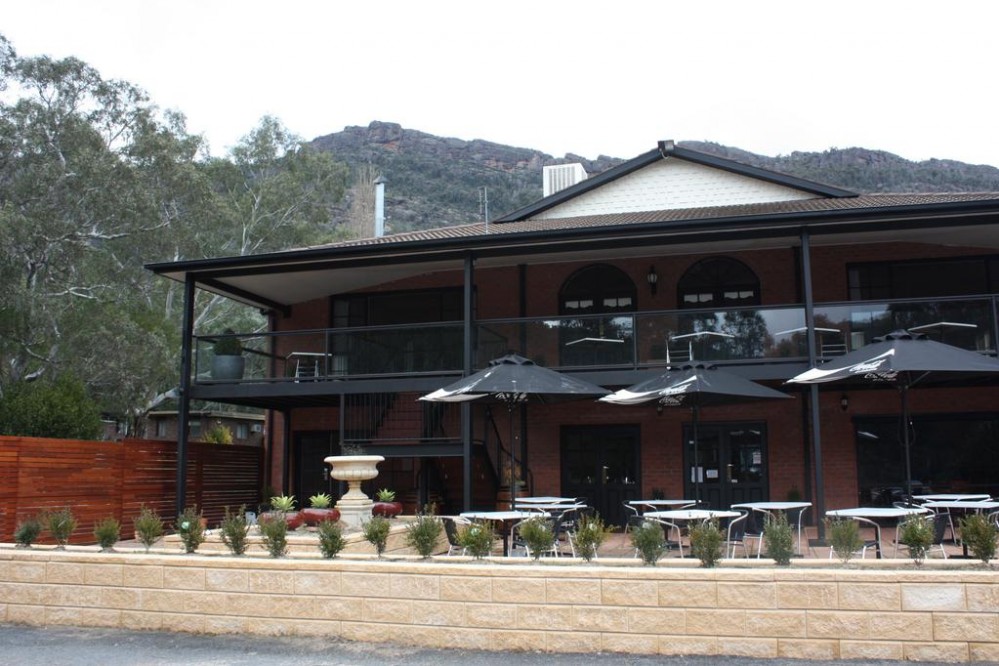 Bookings247 Country Plaza Halls Gap