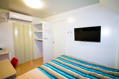 Compact Queen Van Room