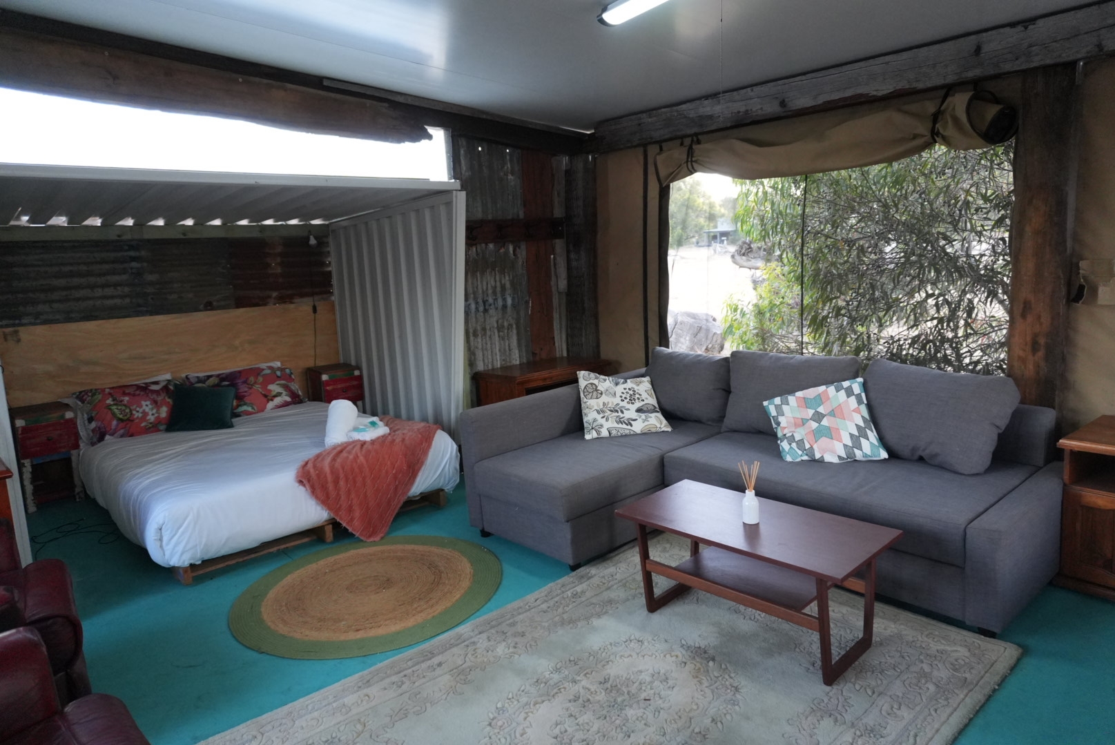 Holden - Pet Friendly Glamping Spa & Retreat