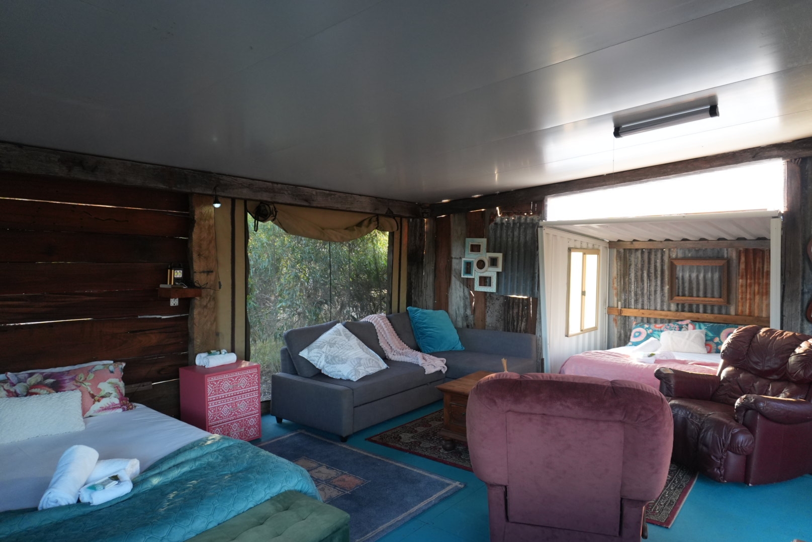 Ford-Pet Friendly Glamping Spa & Retreat