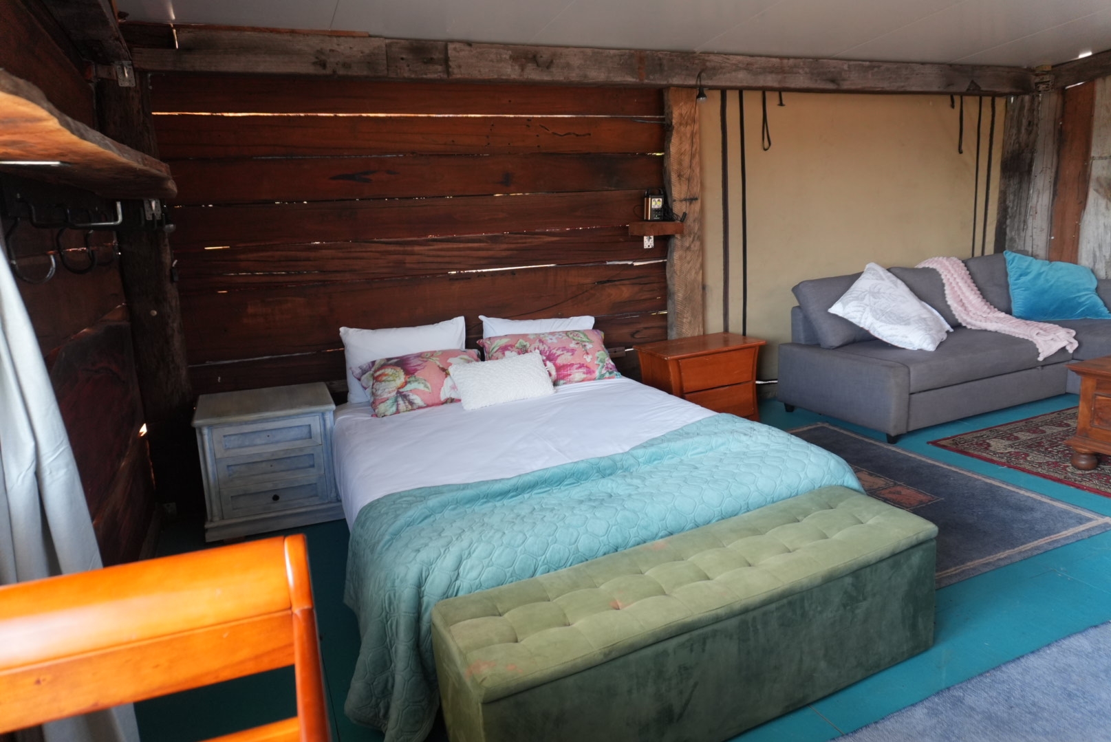 Holden - Pet Friendly Glamping Spa & Retreat