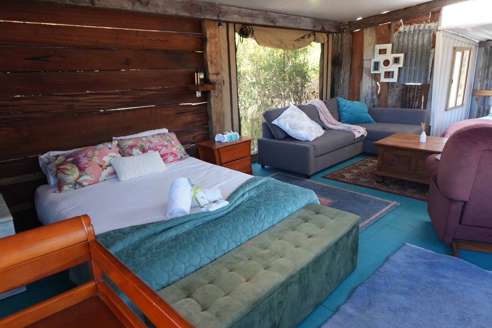 Ford-Pet Friendly Glamping Spa & Retreat