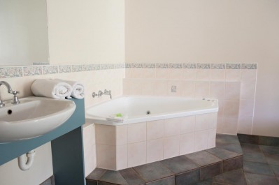 Queen Room With Spa Bath