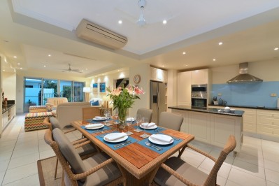 Reef Villa In Port Douglas