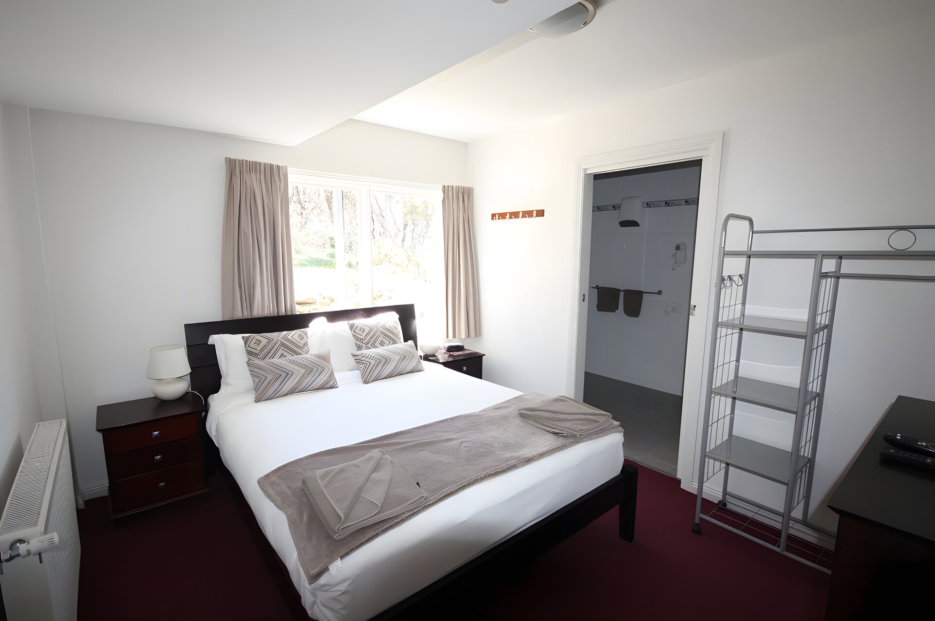 Booking2 The Lions Lair Lodge