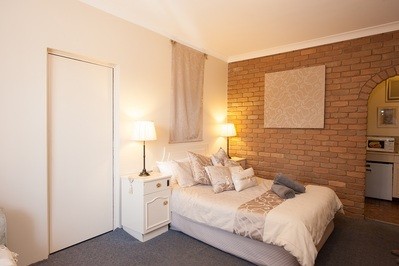 DOUBLE ROOM