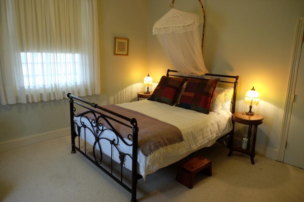 Booking2 Stoke House Bed and Breakfast