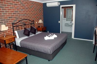 Standard Queen Suite (2-Night Stay)