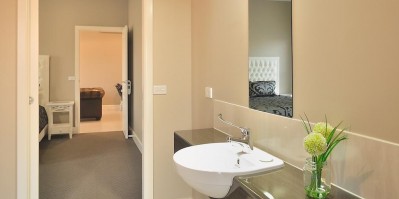 Deluxe One Bedroom Apartment