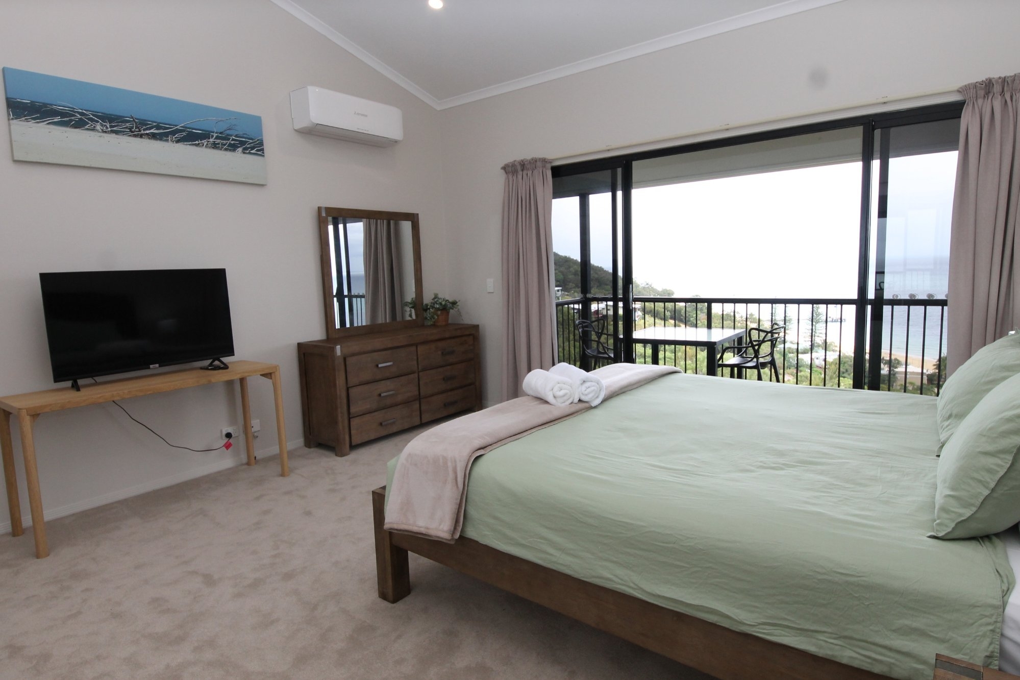Tangalooma Hilltop : 2 Coral Crescent