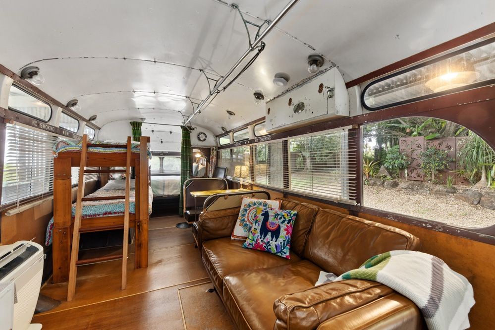 Rosecliffe Bus Stop- A Noosa Hinterland Farm Stay & Nature Retreat