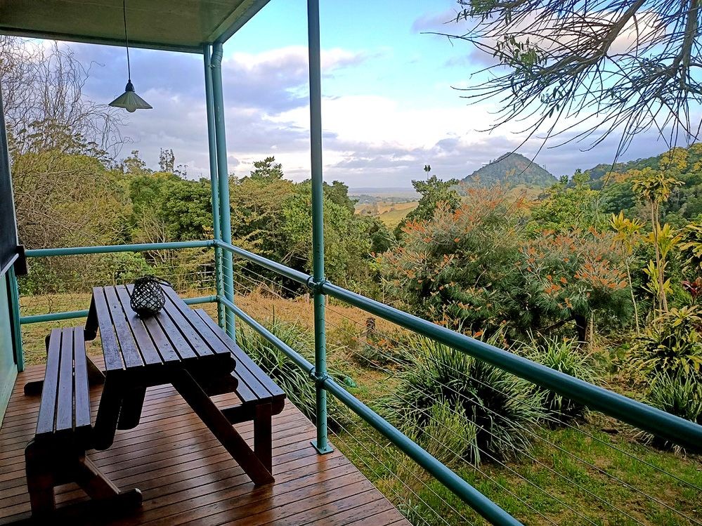 Rosecliffe Tree Tops - A Noosa Hinterland Farm Stay & Nature Retreat