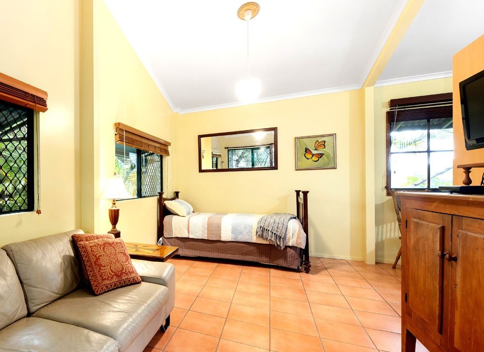 Rosecliffe Cottage - A Noosa Hinterland Farm Stay & Nature Retreat