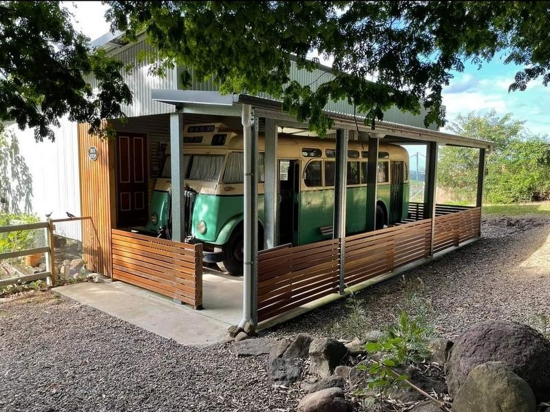 Rosecliffe Bus Stop- A Noosa Hinterland Farm Stay & Nature Retreat